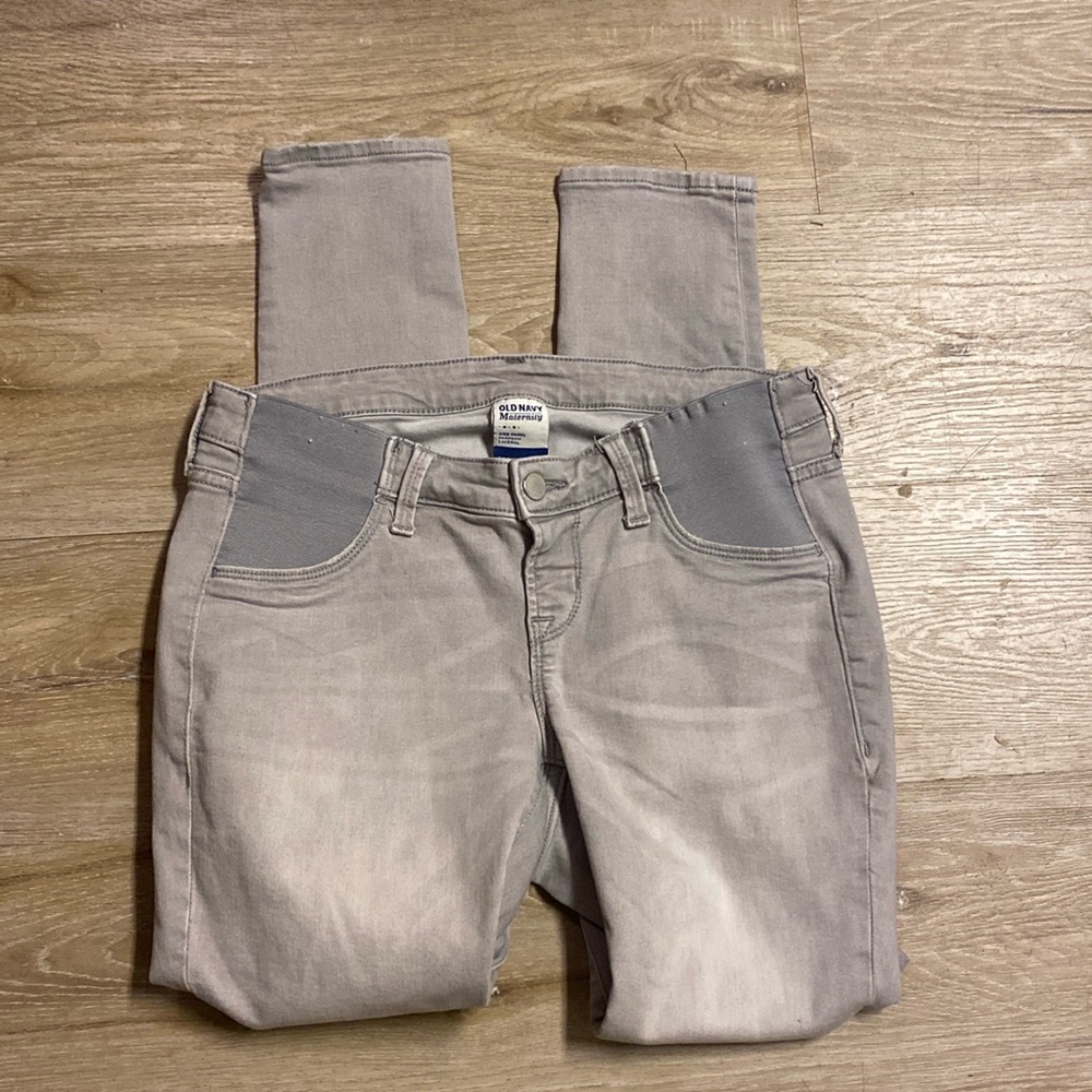 Old Navy Maternity jeans size 6 Regular